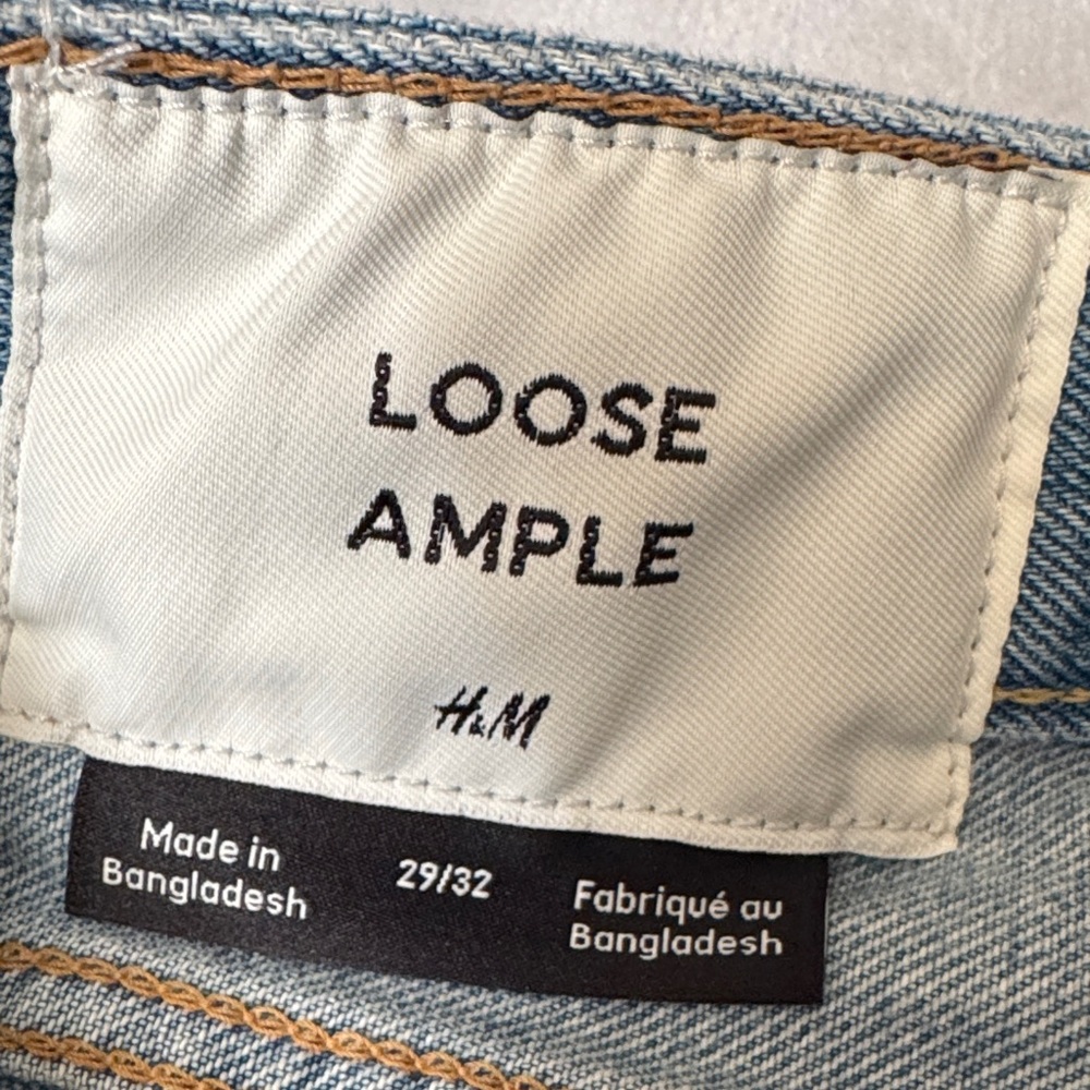 H&M Loose Ample Blue Denim Jeans- 29” Waist - Picture 2 of 5